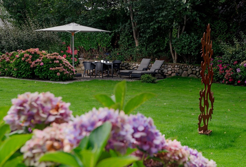 Gartenlandschaft einer Ferienwohnung auf Sylt