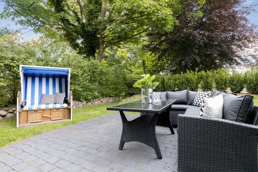 Terrasse mit Strandkorb von Ferienwohnung Keitum