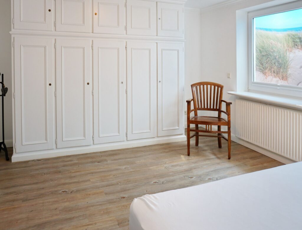 Großer Wandschrank in Ferienwohnung in Keitum