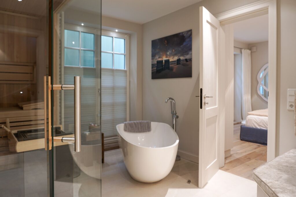 Badezimmer und Sauna in Ferienhaus in Rügen