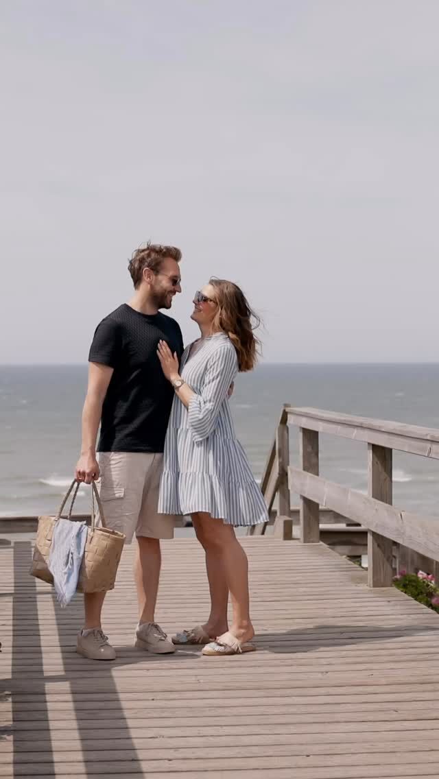 Sylt, du tust so gut 💙
Gemeinsame Auszeit, frischer Wind, tiefe Gespräche und einfach mal durchatmen. Auf der Insel zählt nur der Moment – und der fühlt sich hier besonders gut an. 🌊✨

#SyltTutGut #InselAuszeit #GemeinsamGenießen #MeerMoment #SyltLiebe #InselGlück #NordseeZauber #QualityTime #Runterkommen #AuszeitAmMeer #SyltVibes #SeeleBaumelnLassen #WedellUrlaub